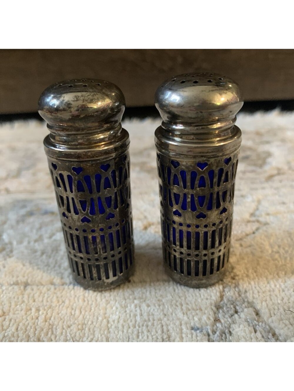 Vintage Elegance Cobalt Blue Glass Silver Plate Salt Pepper Shakers 2.5"